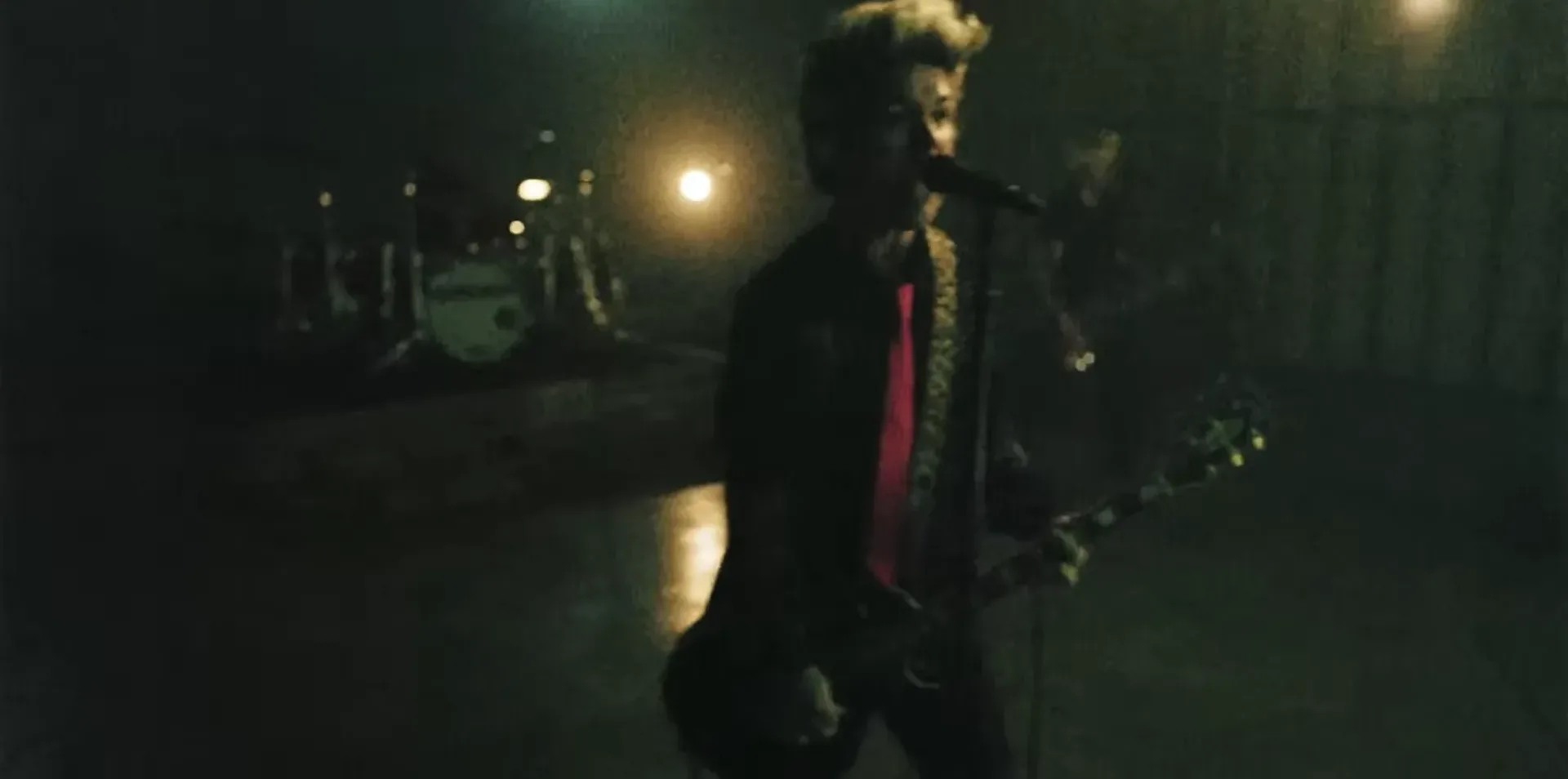 Green Day Unveil Video For “One Eyed Bastard” And Release Saviors (Édition De Luxe)