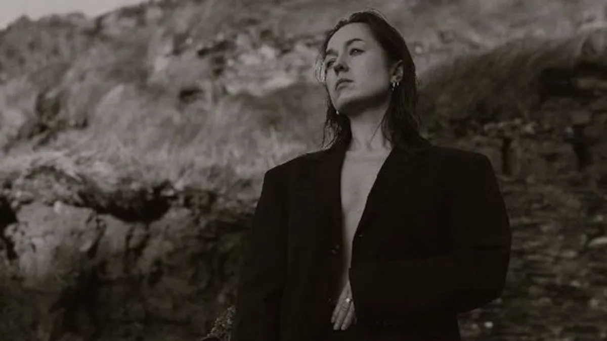 Muirġen releases debut EP ‘Loinnir’ feat. Hector Ó hEochagáin